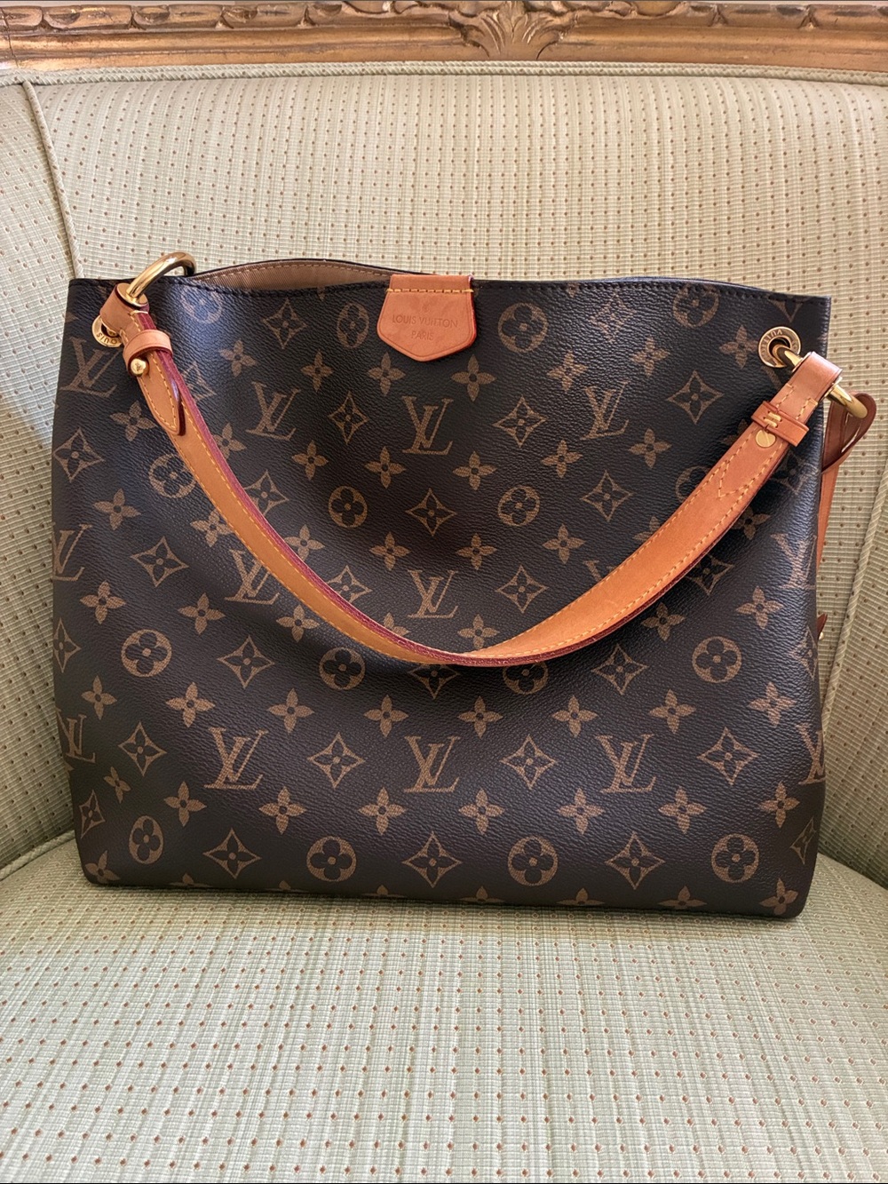 Louis Vuitton Graceful MM Monogram Canvas Shoulder Bag with Vachetta Trim